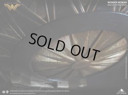 画像7: Queen Studios 1/1 ワンダーウーマン シールド 盾 プロップレプリカ 2種 *予約