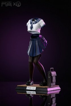 画像2: 尺玉スタジオ  × 画画的花噎菜 17cm 風になびくセーラ服 フィギュア スタチュー *予約