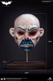 画像4: Queen Studios 1/1 『ダークナイト』 ジョーカー クラシック クラウン マスク  台座付き The Dark Night Trilogy Joker Classic Clown Mask *予約