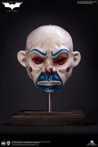 画像1: Queen Studios 1/1 『ダークナイト』 ジョーカー クラシック クラウン マスク  台座付き The Dark Night Trilogy Joker Classic Clown Mask *予約